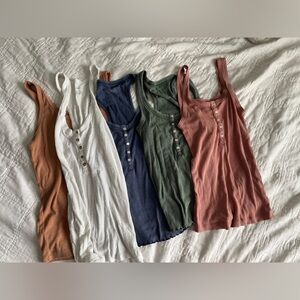 Bundle of 5 Aerie Tanks